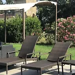 Casa de Férias La Commanderie - 18 Pers. Piscine Privee Chauffee Saint-Gilles (Gard)